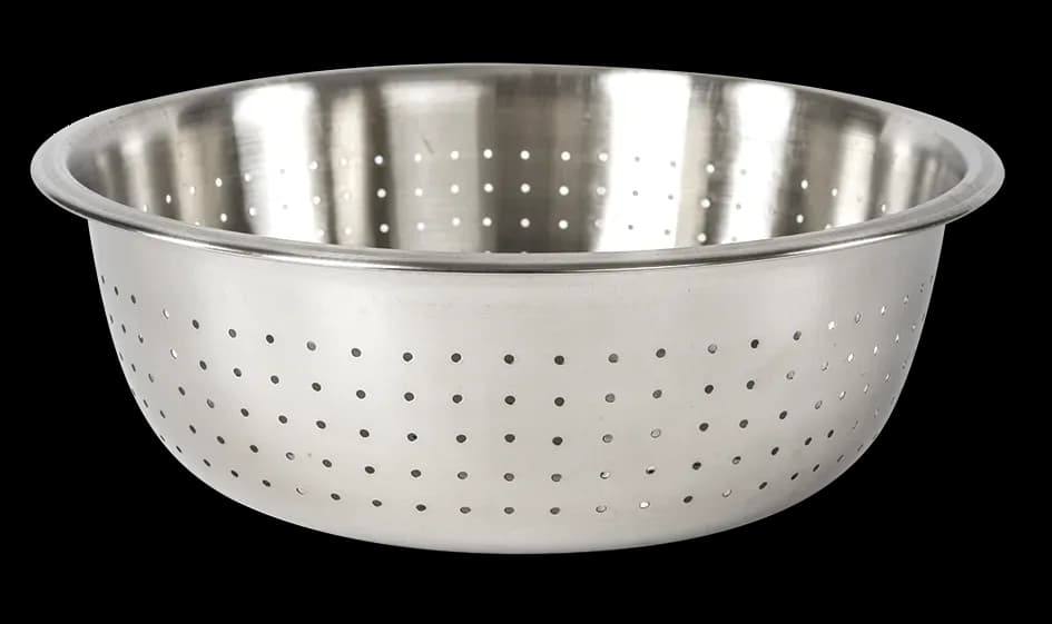 Colador perforado 16.5" acero inox malla gruesa, colador, se vende en caja de 12